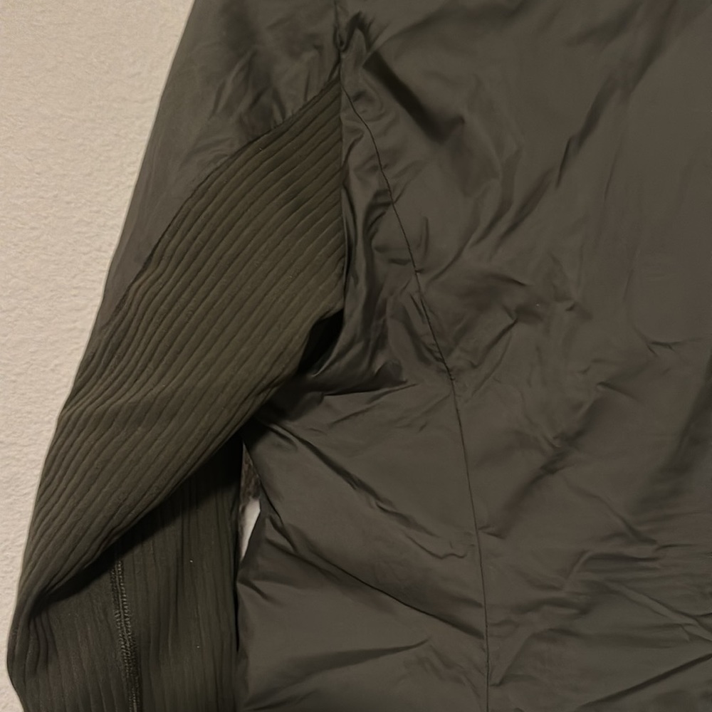 Lululemon city jacket - Picture 11 of 11